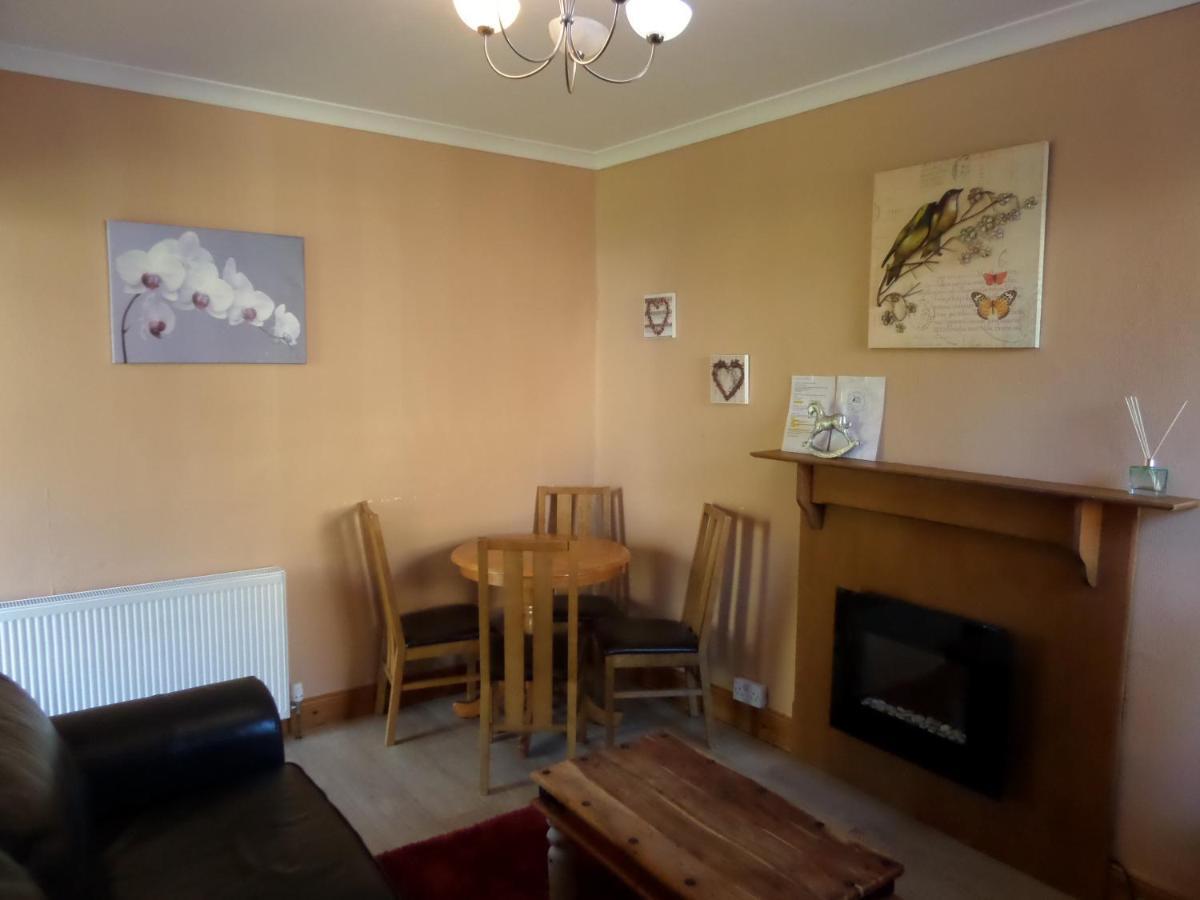 אינברנס Jane'S Cottage Free Parking מראה חיצוני תמונה